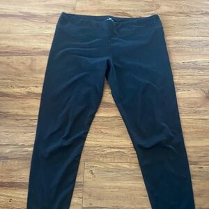Sleek Black Women's Leggings